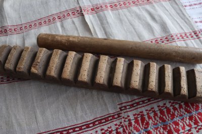 Інвентар для прасування лляних рушників