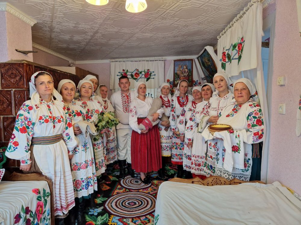 Відвідини новонародженої дитин .Відтворення традиції